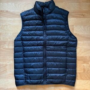 UNIQLO Men Ultra Light Down Collarless Insert Vest, 5.5 Oz, Size M, Navy